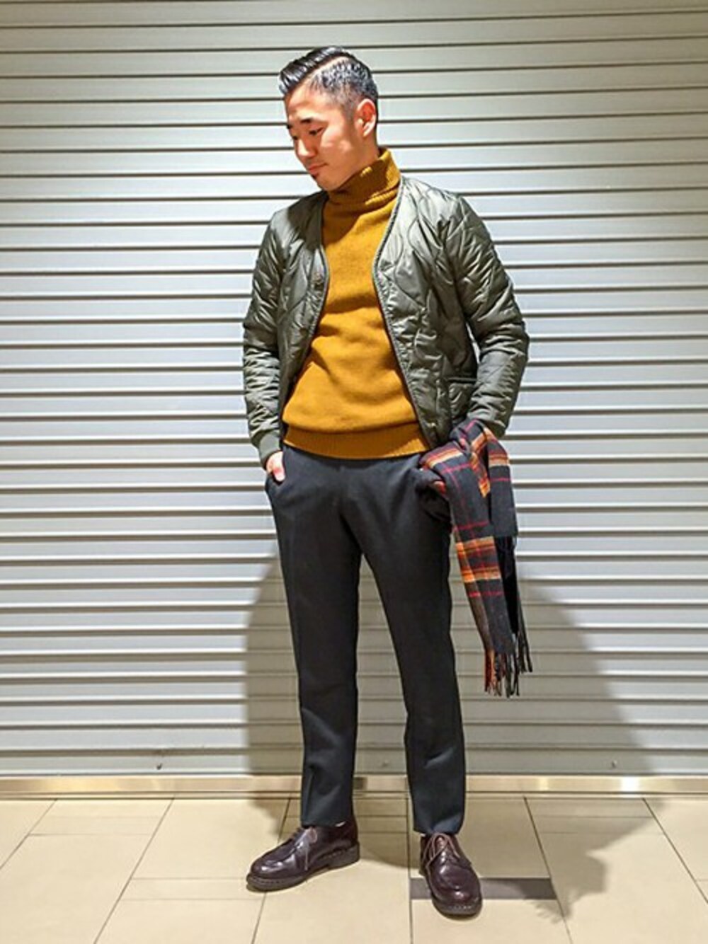 「LAVENHAMの＜LAVENHAM（ラベンハム）＞ UA別注 TOPCROFT（その他アウター、グリーン系）」を使った、髙橋 淳さん（メンズ・173cm）の秋コーディネートの1枚目の写真