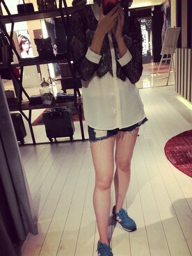 「Kate moonのアイテム（デニムパンツ、ブルー系）」を使った、viti tsaiさん（レディース・167cm）の秋コーディネート