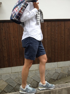 「膝上ショーツ」｜「アイテム（トートバッグ）」を使った、.Bomさん（メンズ・172cm）の春コーディネート