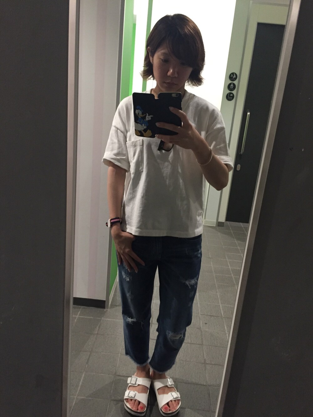 「GUのアイテム（Tシャツ/カットソー、ホワイト系）」を使った、まつきさん（レディース・155cm）の夏コーディネートの1枚目の写真