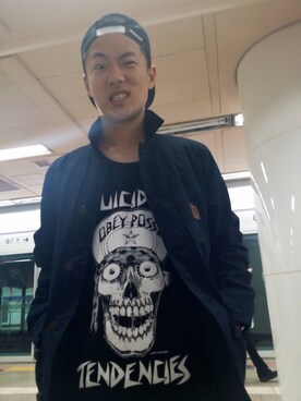 「Carhartt WIP（カーハートダブリューアイピー）のアイテム（トレンチコート）」を使った、Jay Hyojoon Jooさん（メンズ・170cm）の秋コーディネート