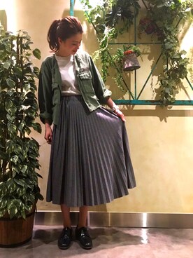 「ノーカラー」｜「アイテム（ミリタリージャケット）」を使った、MIRIさん（レディース・161cm）の春コーディネート