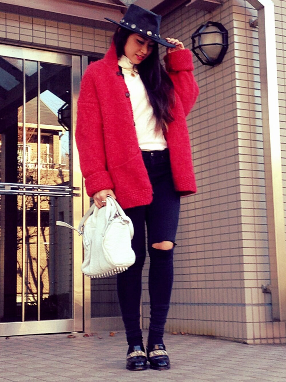 「girl、outfit、fashion、ootd、winter、Japan」｜「BEAMSのアイテム（ニット/セーター、ホワイト系）」を使った、N@さん（レディース・160cm）の冬コーディネートの1枚目の写真