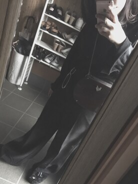 「ZARA（ザラ）のアイテム（Tシャツ/カットソー、ブラック系）」を使った、もも  🍑さん（レディース）の秋コーディネート