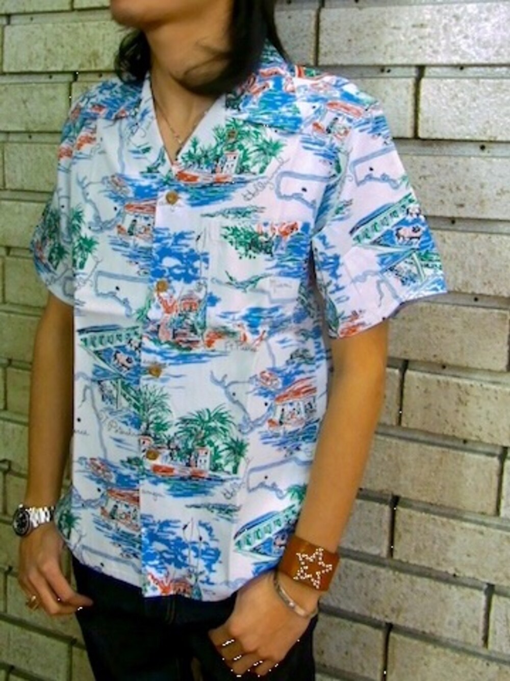 「visvim、S/S、2015ss、アロハシャツ、復刻」｜「VISVIMのアイテム（シャツ/ブラウス、ホワイト系）」を使った、sunhouse神南さん（メンズ・175cm）の冬コーディネートの1枚目の写真