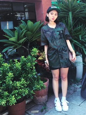 「HUF」｜「アイテム（財布/小物）」を使った、JasmineJuangさん（レディース・158cm）の夏コーディネート