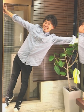 「ワークベスト」｜「アイテム（スニーカー）」を使った、たかひろさん（メンズ・165cm）の秋コーディネート