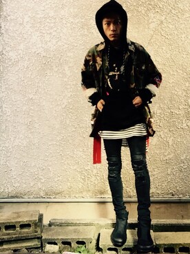 「OFF-WHITE」｜「アイテム（ミリタリージャケット）」を使った、AKAGAIさん（メンズ・170cm）の秋コーディネート