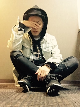 「OFF-WHITE」｜「アイテム（デニムジャケット）」を使った、AKAGAIさん（メンズ・170cm）の秋コーディネート