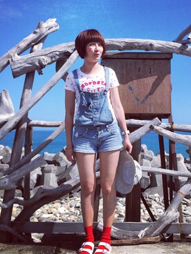 「Levi's（リーバイス）のアイテム（オールインワン・サロペット、ブルー系）」を使った、Yu Kiさん（レディース）の秋コーディネート