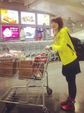 「THE NORTH FACE（ザノースフェイス）のBAYFLOW／【THE NORTH FACE(ザノースフェイス)】ストライクジャケット（ナイロンジャケット、イエロー系）」を使った、Yu Kiさん（レディース）の冬コーディネート