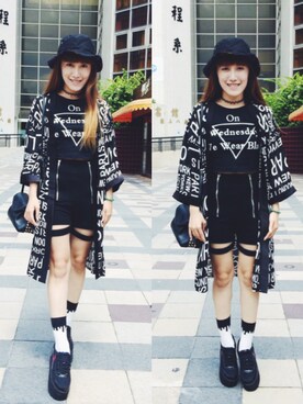 「滿版字母罩衫（その他アウター、ブラック系）」を使った、西野緑さん（レディース・157cm）の夏コーディネート