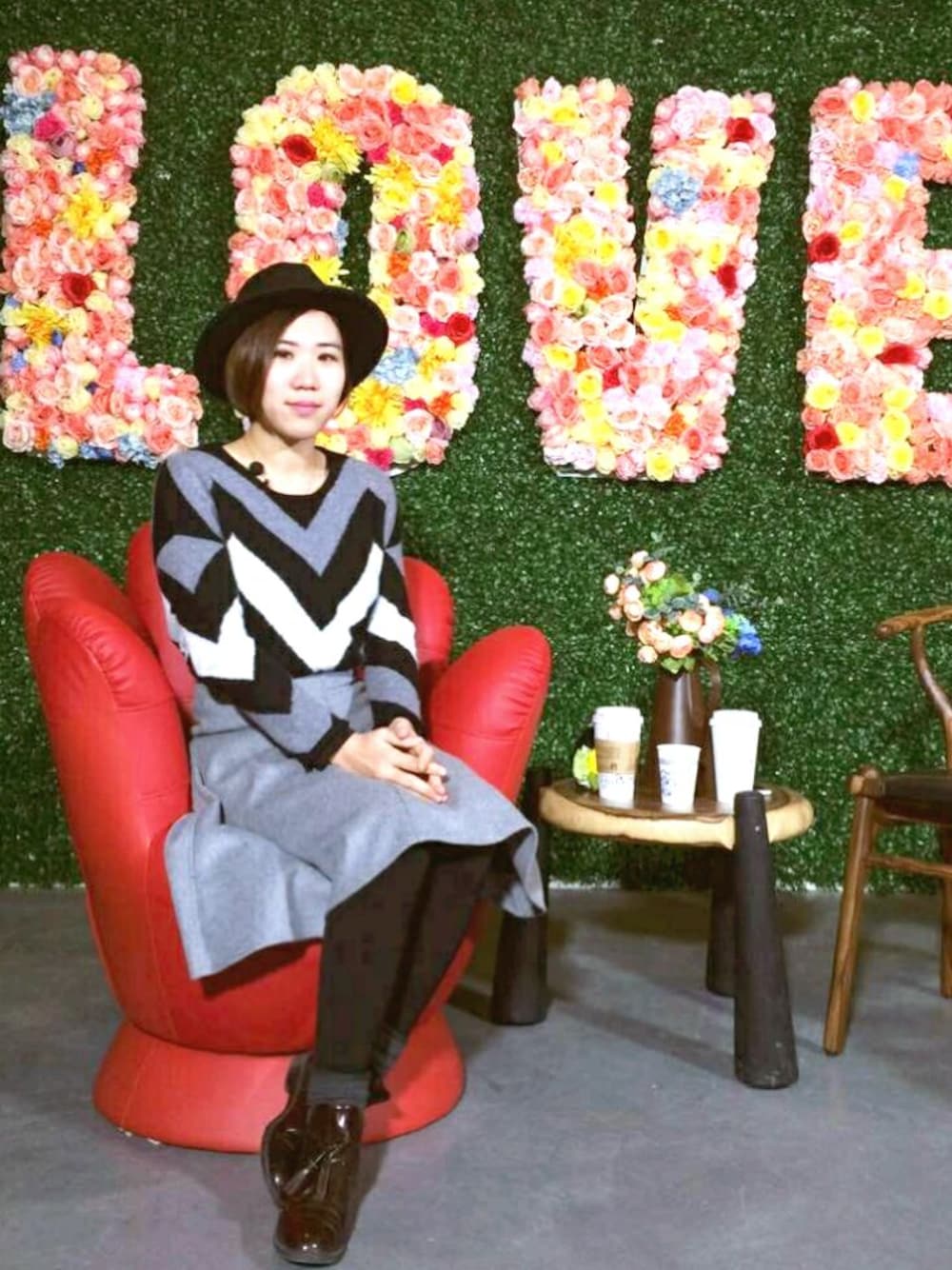 「showroom」｜「ZARAのアイテム（ブーティ、ブラウン系）」を使った、卓小咪mimiさん（レディース・162cm）の冬コーディネートの1枚目の写真