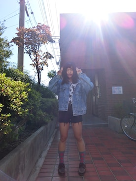 「Wrangler（ラングラー）のアイテム（デニムジャケット、ブルー系）」を使った、Mayumiさん（レディース・158cm）の秋コーディネート