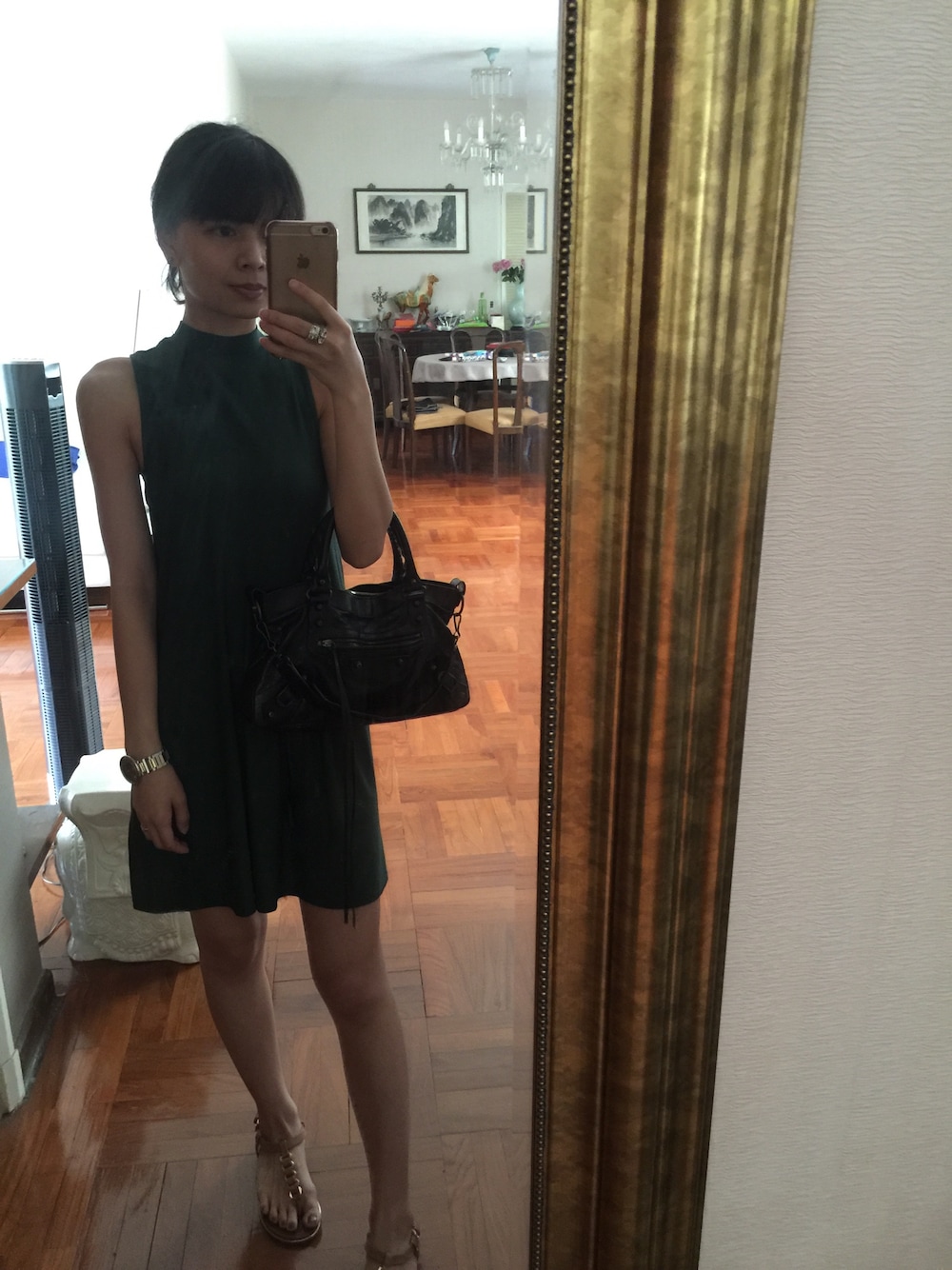 「TOPSHOPのアイテム（ワンピース、グリーン系）」を使った、Gloria Nganさん（レディース・158cm）の夏コーディネートの1枚目の写真