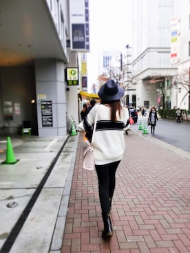 「jouetie（ジュエティ）のラインBIGニット（ニット/セーター、ホワイト系）」を使った、FannyChienさん（レディース・177cm）の冬コーディネート