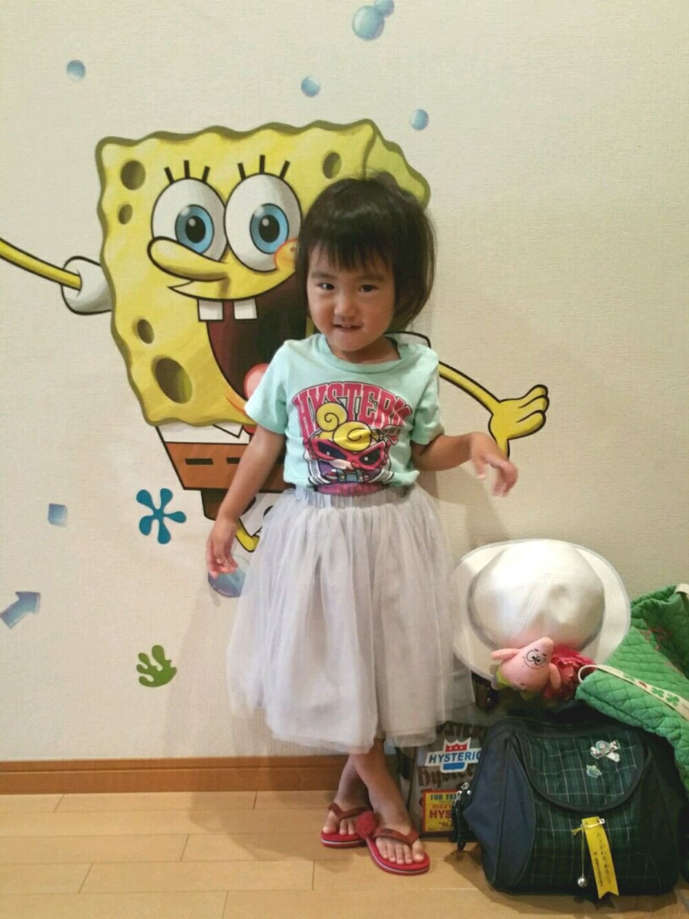「キッズコーデ、おんなのこ、2歳、チュールスカート、幼稚園」｜「HYSTERIC MINIのアイテム（Tシャツ/カットソー、ブルー系）」を使った、忘羨さん（キッズ・90cm）の夏コーディネートの1枚目の写真
