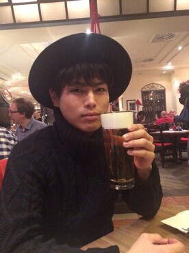 「H&M（エイチ・アンド・エム）のアイテム（ニット/セーター、ブラック系）」を使った、kokiさん（メンズ）の冬コーディネート