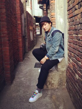 「adidas（アディダス）のアイテム（シューズ、ホワイト系）」を使った、L.Tさんの冬コーディネート