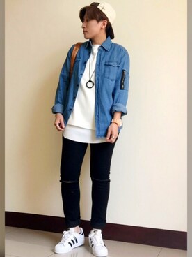 「adidas（アディダス）のアイテム（シューズ、ホワイト系）」を使った、L.Tさんの春コーディネート