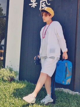 「adidas（アディダス）のアイテム（シューズ、ホワイト系）」を使った、L.Tさんの春コーディネート