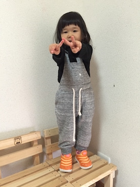 「アイテム（ニット/セーター、ブラック系）」を使った、kiccham☆さん（キッズ・80cm）の冬コーディネート