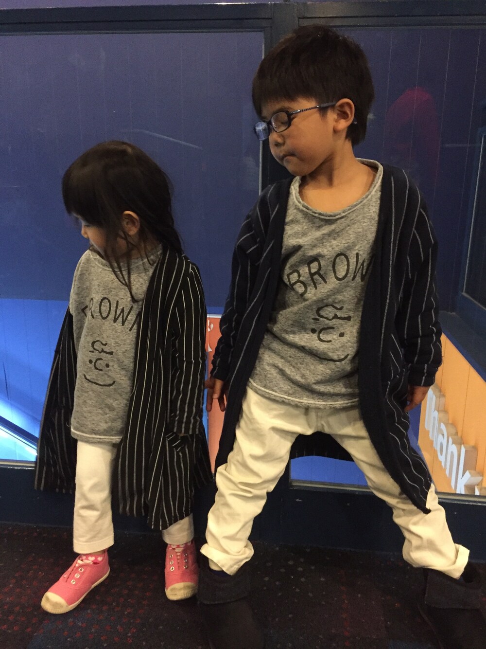 「４歳11ヶ月、男の子、2歳7ヶ月、女の子、プチプラコーデ、おそろいコーデ」｜「Birthdayのアイテム（その他アウター、ブラック系）」を使った、kiccham☆さん（キッズ・100cm）の春コーディネートの1枚目の写真