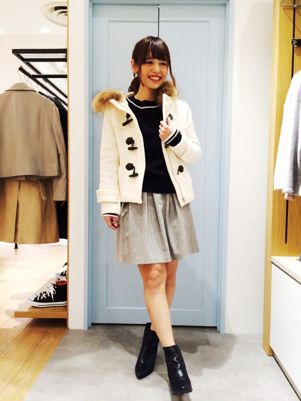 「UNRELISH、154cm、スカート、ダッフルコート」｜「UNRELISHのアイテム（スカート、グレー系）」を使った、今津麻里さん（レディース・154cm）の秋コーディネートの1枚目の写真