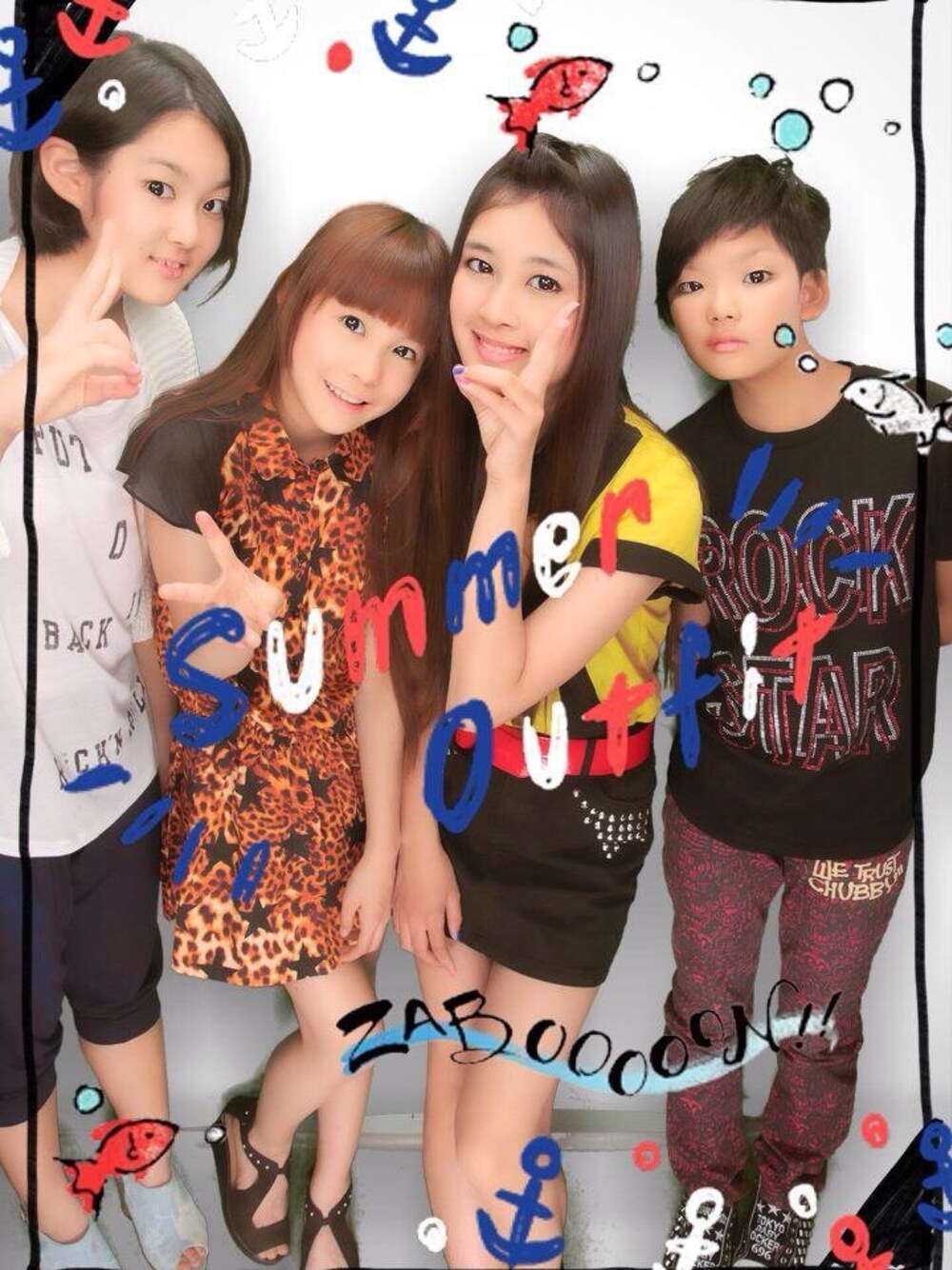 「CHUBBYGANGの「ROCK STAR」メタルストーンプリント Tシャツ（Tシャツ/カットソー、ブラック系）」を使った、yoshihoさん（キッズ・150cm）の夏コーディネートの1枚目の写真