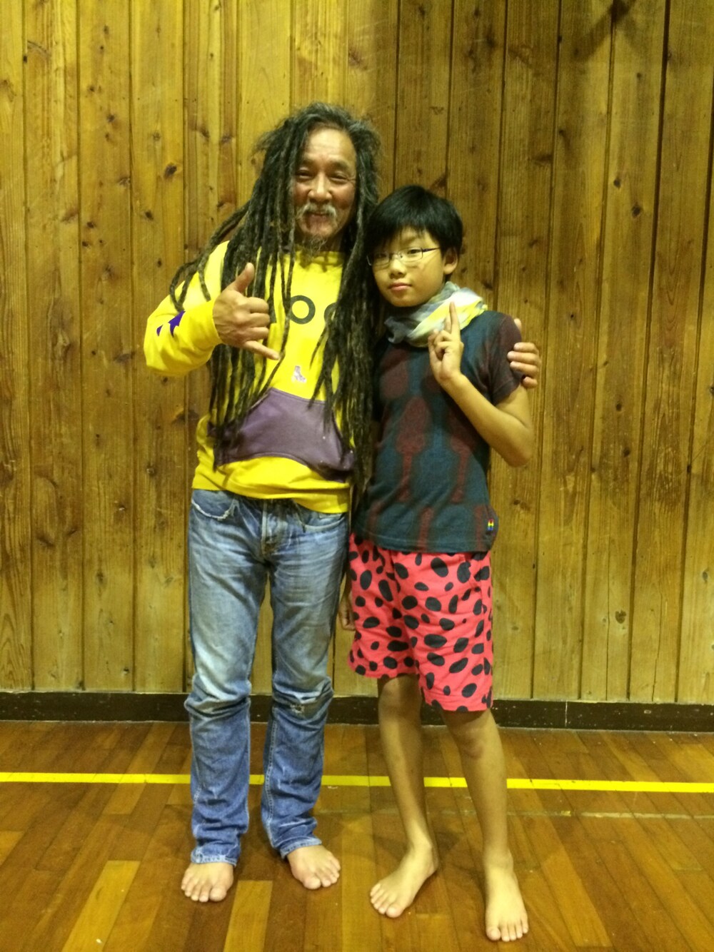 「ブーフーウー」｜「BOOFOOWOOのハーフパンツ(KID'S)（その他パンツ、レッド系）」を使った、yoshihoさん（キッズ・150cm）の秋コーディネートの1枚目の写真