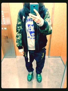 「マーチン」｜「アイテム（MA-1）」を使った、ニニコさん（レディース・163cm）の冬コーディネート