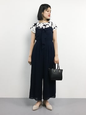 「フラワープリント」｜「アイテム（オールインワン・サロペット）」を使った、ハマアイさん（レディース・161cm）の夏コーディネート