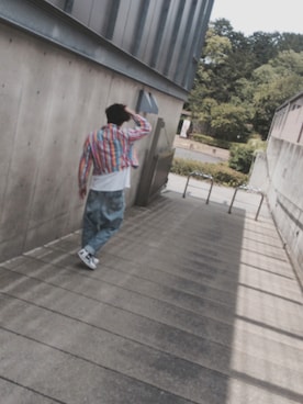 「大学」｜「アイテム（デニムジャケット）」を使った、トムさん（メンズ・170cm）の春コーディネート