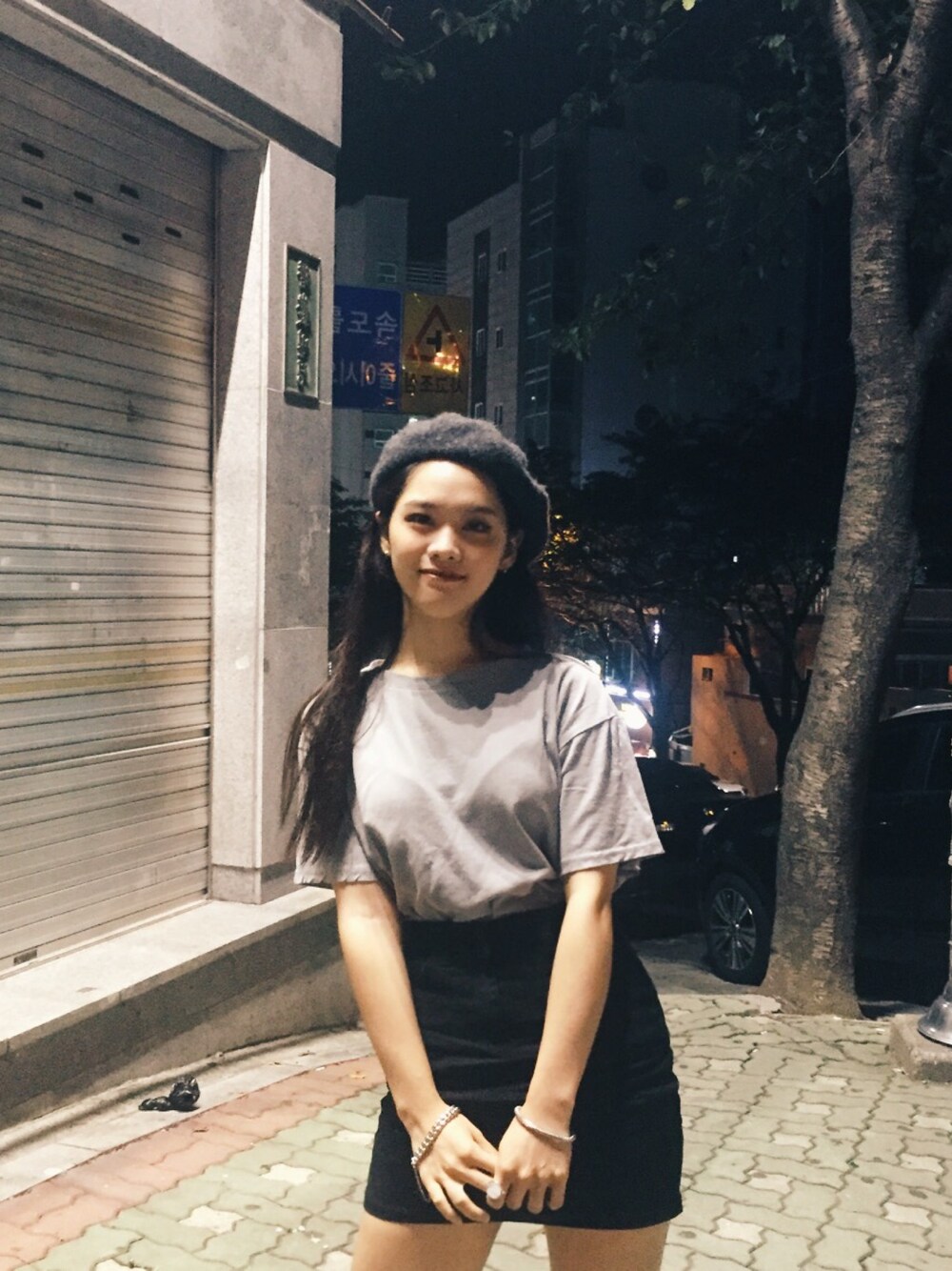 「daily look、busan、gray、hat、highwaist、black、MUJI、H&M、silver、street」｜「H&Mのアイテム（バングル/リストバンド、シルバー系）」を使った、령경さん（レディース・165cm）の秋コーディネートの1枚目の写真