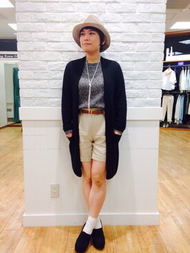 「THE EMPORIUM（ジエンポリアム）のアイテム（ニット/セーター、ブラウン系）」を使った、タナさん（レディース・155cm）の春コーディネート