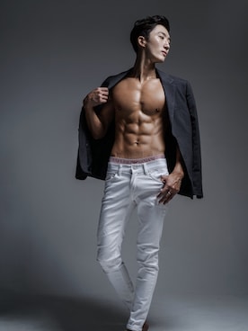 「gray」｜「アイテム（その他アウター）」を使った、Jae Min  Chaさん（メンズ・180cm）の秋コーディネート