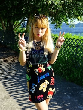 「MONKI（モンキ）のアイテム（チューブトップ）」を使った、Kappa Kelly Hoさん（レディース・160cm）の夏コーディネート