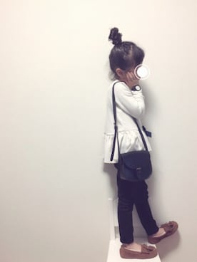 「ぺプラムトップス」｜「アイテム（モカシン/デッキシューズ）」を使った、chichichiiiさん（キッズ・110cm）の秋コーディネート