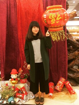 「QUEEN SHOP（クイーンショップ）のアイテム（ベスト、グレー系）」を使った、Rubyさん（レディース）の冬コーディネート