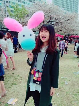 「earth music&ecology（アースミュージックアンドエコロジー）のアイテム（シャツ/ブラウス、ホワイト系）」を使った、Rubyさん（レディース）の春コーディネート