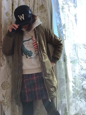 「ネコ」｜「アイテム（ミリタリージャケット）」を使った、AC ACさん（レディース・165cm）の冬コーディネート