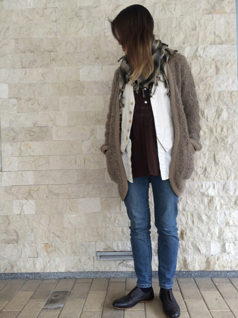 「NUMBER (N)INE、Maison Martin Margiela」｜「NUMBER (N)INEのアイテム（マフラー、ベージュ系）」を使った、Nさん（レディース・163cm）の冬コーディネートの1枚目の写真