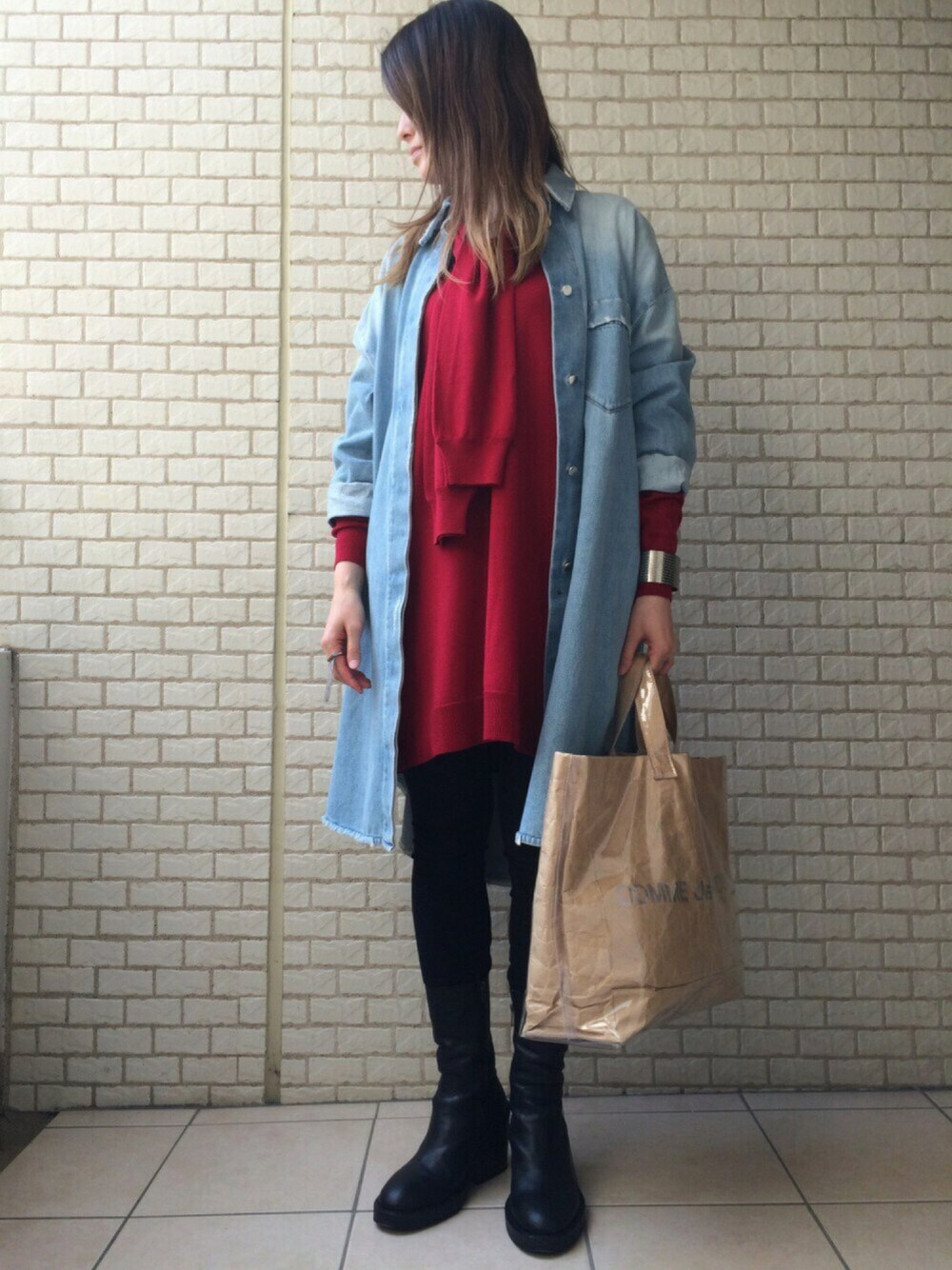 「MM6、Ann Demeulemeester、UNDER COVER、COMME des GARCONS」｜「MM6 Maison Margielaのアイテム（デニムジャケット、ブルー系）」を使った、Nさん（レディース・163cm）の春コーディネートの1枚目の写真