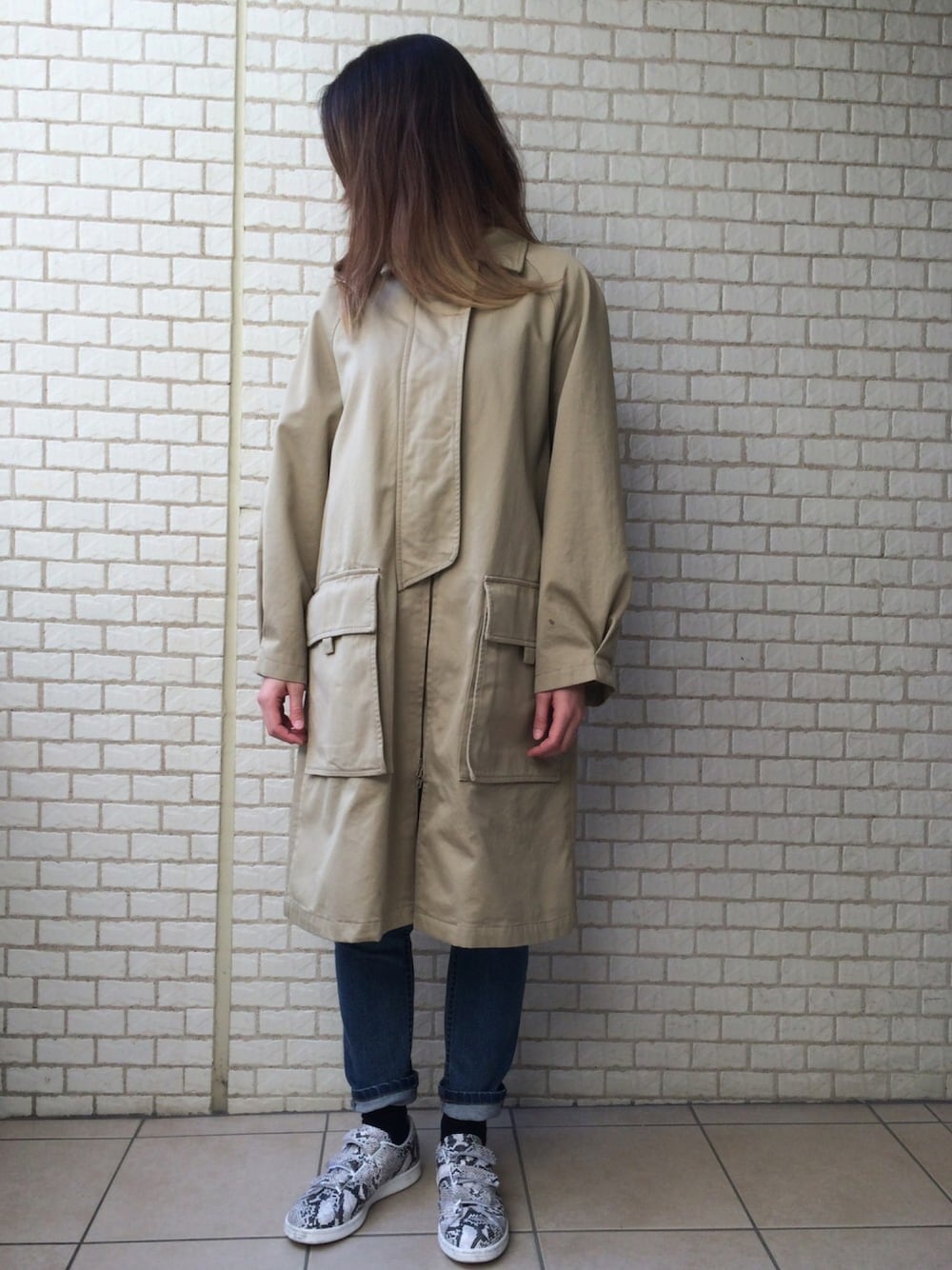 「UNUSED、AMBELL、HYKE×adidas」｜「UNUSEDのアイテム（ジャケット/アウター、ベージュ系）」を使った、Nさん（レディース・163cm）の春コーディネートの1枚目の写真