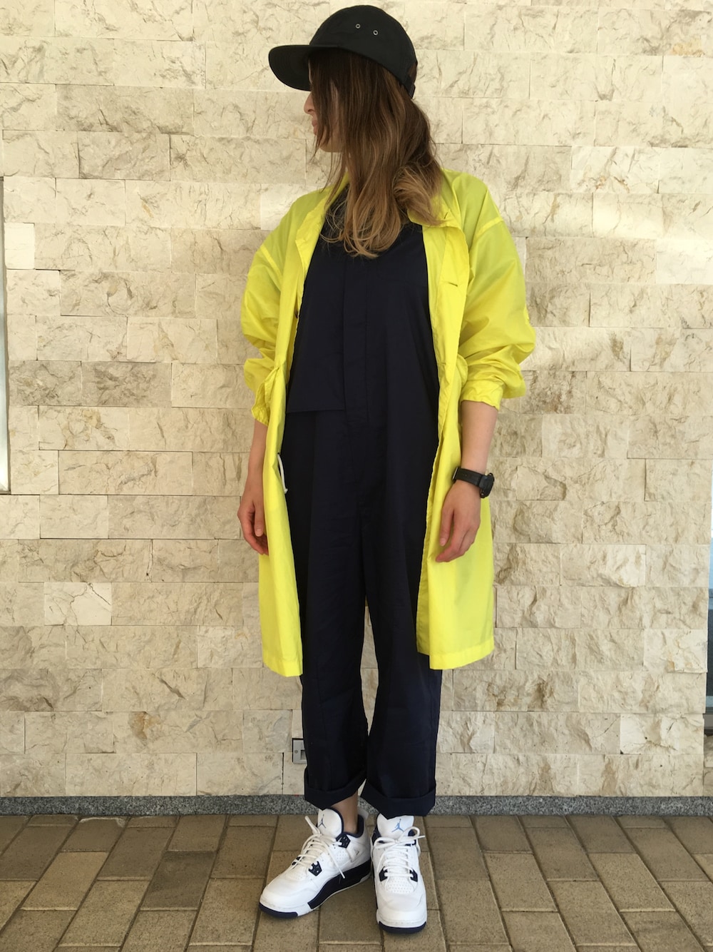 「supreme、sawa takai、NIKE、Jordan」｜「Supreme のアイテム（キャップ、ブラック系）」を使った、Nさん（レディース・163cm）の春コーディネートの1枚目の写真