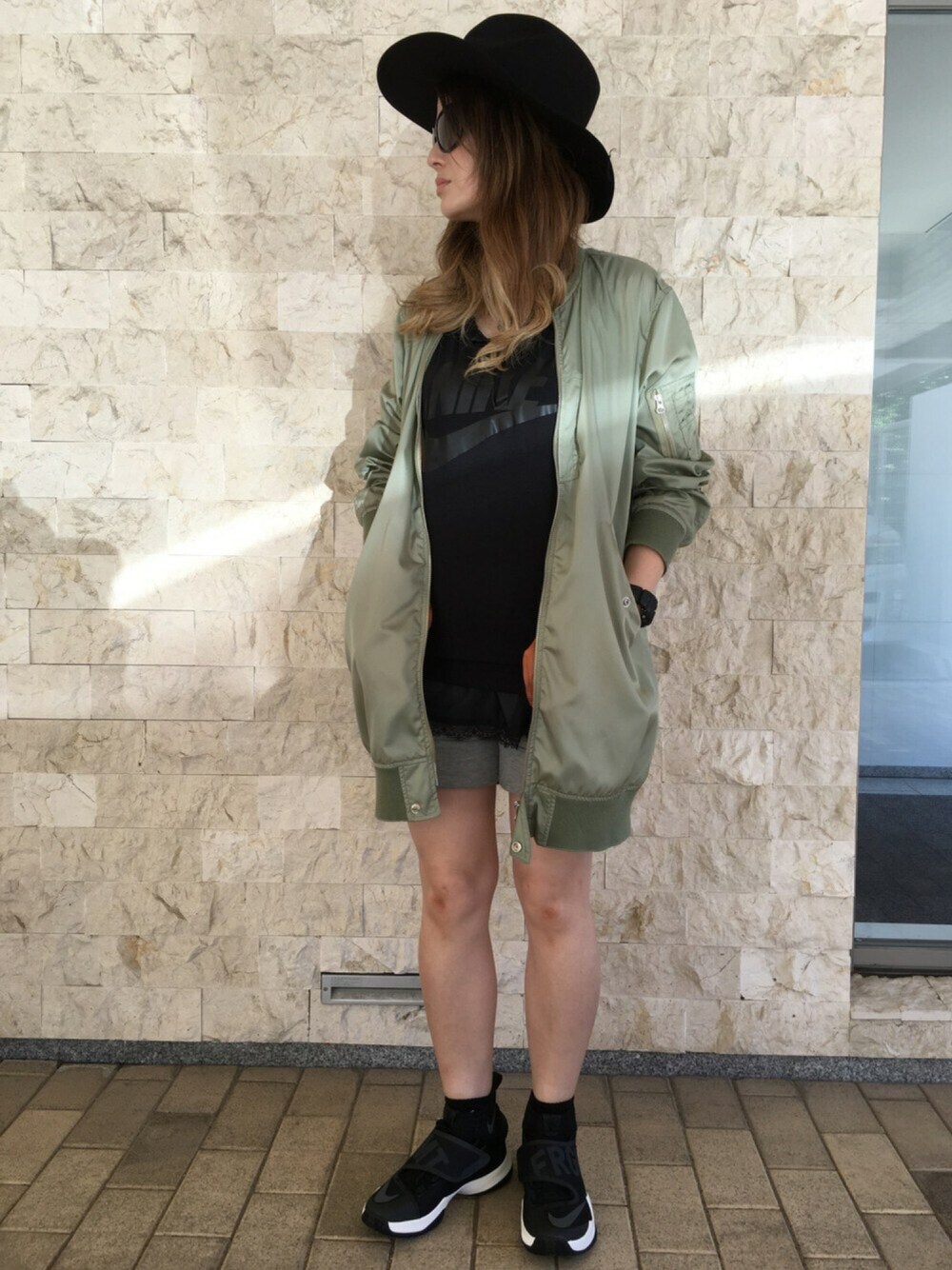 「UNUSED、MM6、sacai×nike、THERERACS、fragmentdesign、NIKE」｜「UNUSEDのアイテム（ハット、ブラック系）」を使った、Nさん（レディース・163cm）の夏コーディネートの1枚目の写真