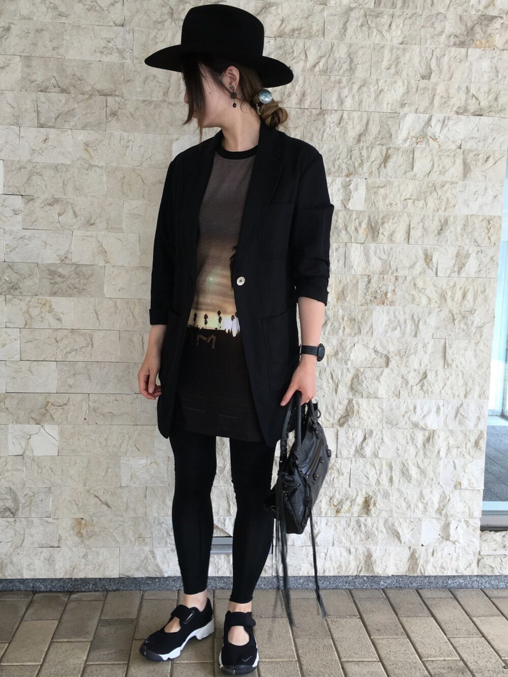 「UNUSED、MM6、NIKE、airrift」｜「UNUSEDのアイテム（ハット、ブラック系）」を使った、Nさん（レディース・163cm）の夏コーディネートの1枚目の写真