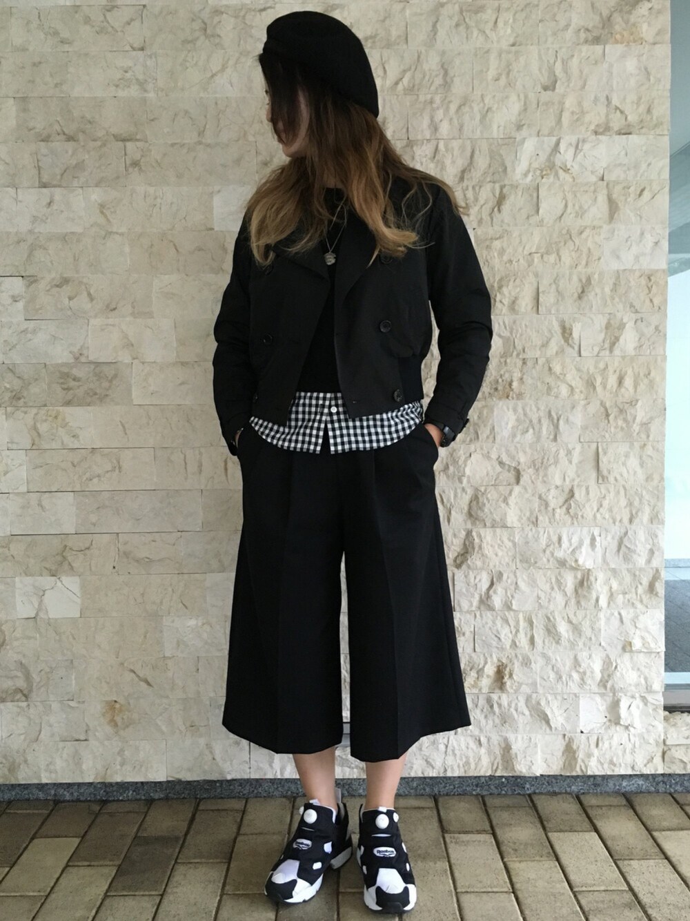 「TAKAHIROMIYASHITA The SoloIst. 、AMBELL、HYKE、reebok」｜「TAKAHIROMIYASHITATheSoloIst.のアイテム（ハンチング/ベレー帽、ブラック系）」を使った、Nさん（レディース・163cm）の秋コーディネートの1枚目の写真