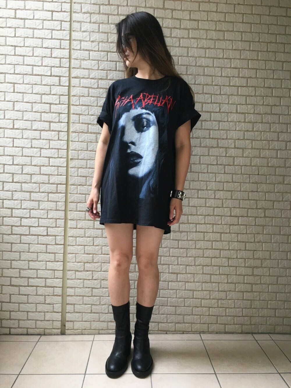 「sita abellan、HERMES、TAKAHIROMIYASHITA The SoloIst. 、ANNDEMEULEMESTER」｜「HERMESのアイテム（ブレスレット、ブラック系）」を使った、Nさん（レディース・163cm）の秋コーディネートの1枚目の写真