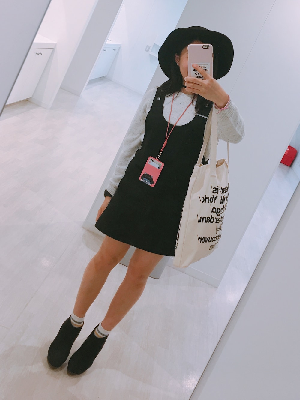 「ヒール、ヒール×靴下、ワンピース、スカート、Aラインワンピース、ニット、チョーカー、チョーカーネックレス、女優帽、ハット」｜「H&Mのアイテム（ブーティ、ブラック系）」を使った、Ami さん（レディース・144cm）の秋コーディネートの1枚目の写真
